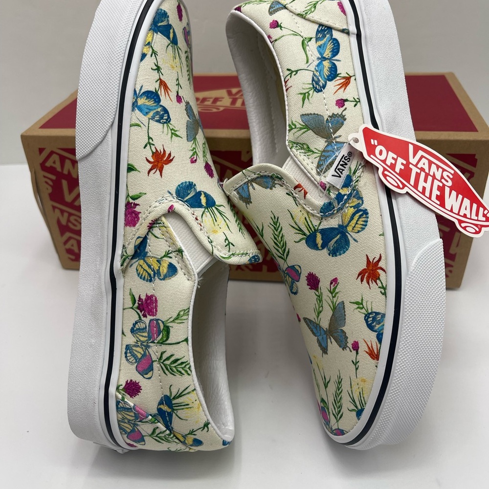 Vans Men’s Classic Slip-On
Butterfly Floral Marshmallow Sneakers 
VN0A5AO8UC0 - Picture 5 of 16
